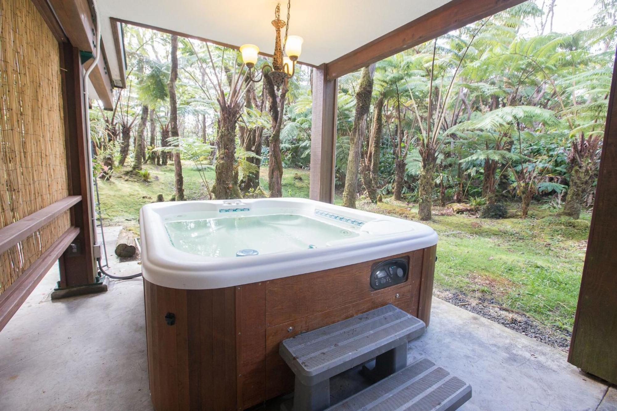 Hale Mauna Loa Upper Level With Shared Hot Tub Volcano Ngoại thất bức ảnh